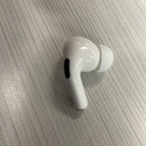 Airpod Pro’s 3rd generation - Picture 4 of 4